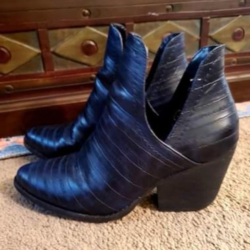 Chic Black Ankle Booties